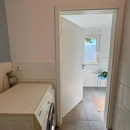 Geraeumiges 2 Fuer Monteure & Handwerker Bensheim